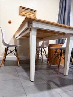 Kitchen table