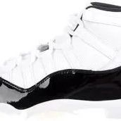 JORDAN RETRO 11S