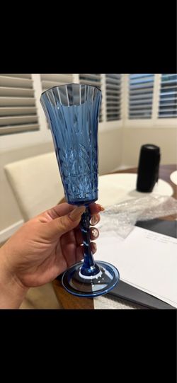 Blue champagne plastic glasses