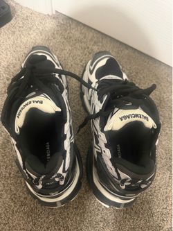 balenciaga runners black and white size 42