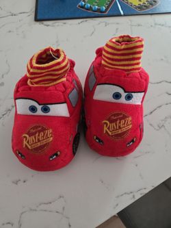 DISNEY CARS SLIPPERS SZ 9/10 KIDS SEE DESCRIPTION