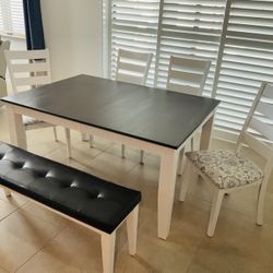 Beautiful White Dining Table For 6 Like New Solid Wood