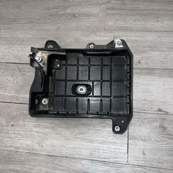 2019-2021 TOYOTA COROLLA BATTERY BOX TRAY HOLDER BRACKET SUPPORT OEM