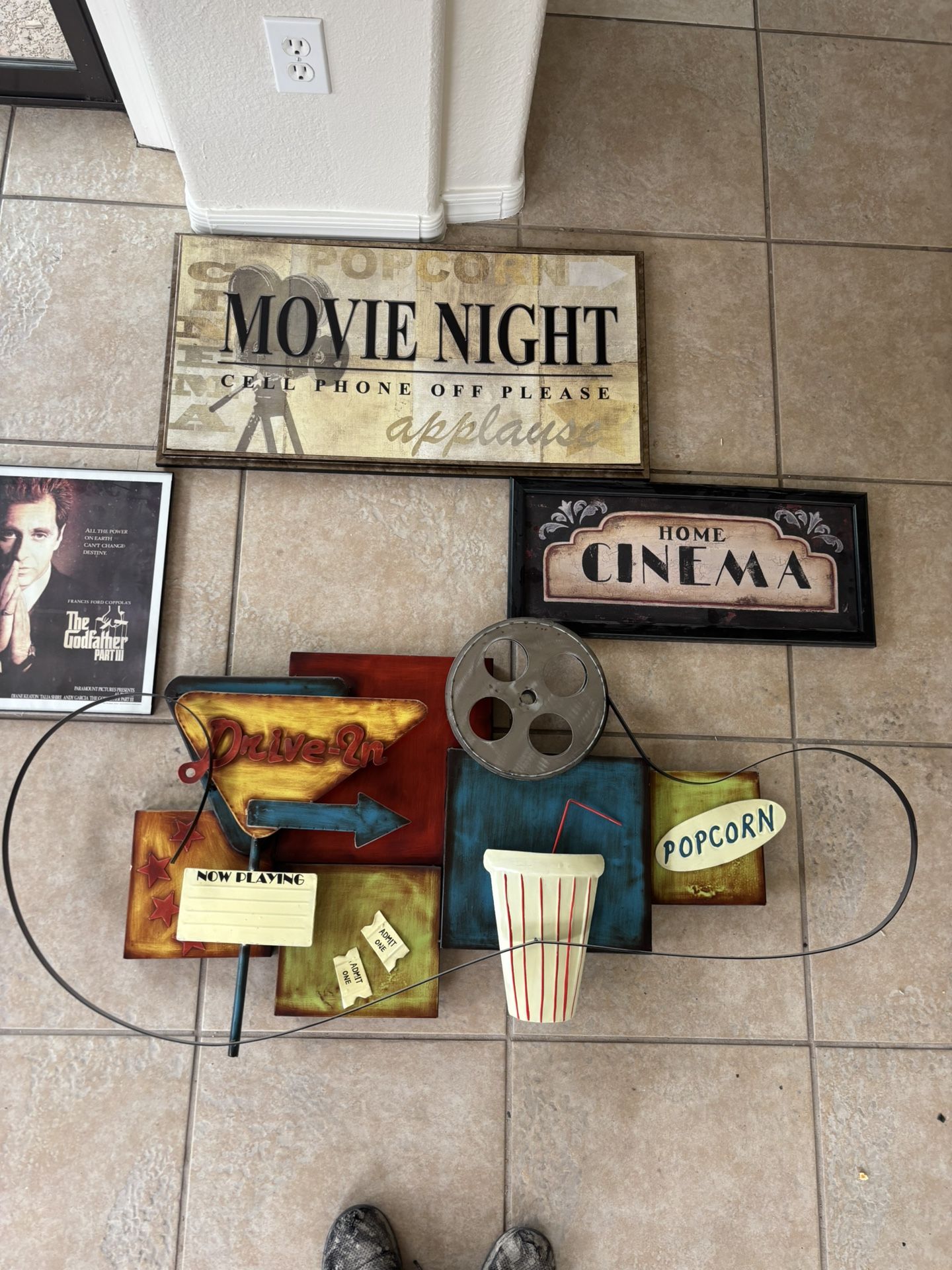 Very nice decoration for movie theater home