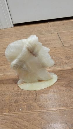 Vintage Hand-Carved White Onyx Side Profile Sculpture – Mid-Century Modern Stone Decor