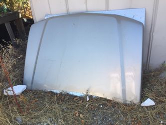 2003-2005 Chevy 2500 hd hood