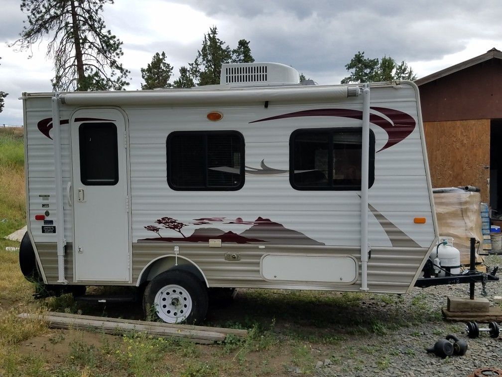 Aljo Skyline Camper for Sale in Bend, OR - OfferUp