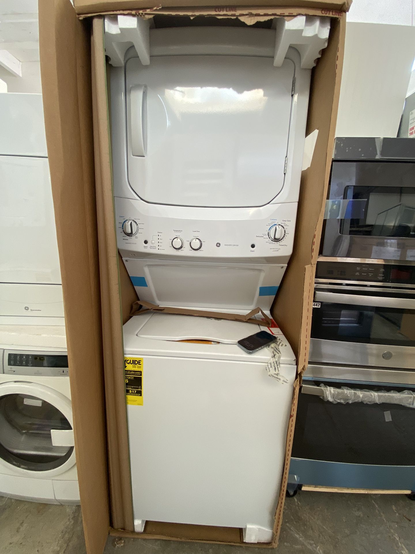 Ge 27” Electric Washer And Dryer Center