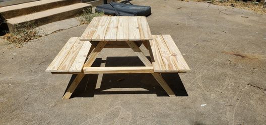 Kids picnic table