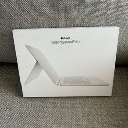  Apple 10th Gen iPad Magic keyboard 