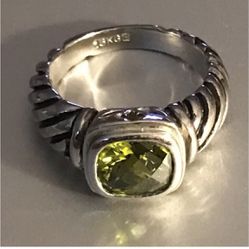 18K GE Peridot Ring Marked 