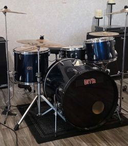 Tama Full Drum Set