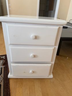 Small 3 drawer cabinet