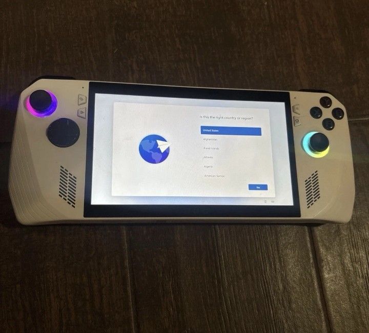 ASUS ROG Ally 7" 120Hz FHD Touch AMD Ryzen Z1 16GB 512GB SSD W11H Gaming Console