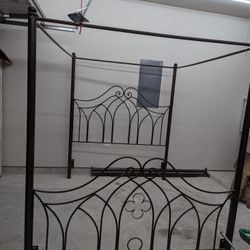 Queen Size Bed Metal Frame 