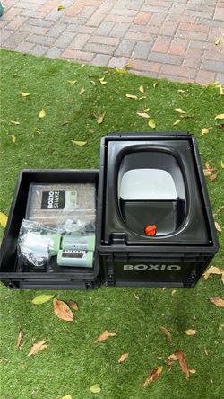 Boxio portable separating toilet