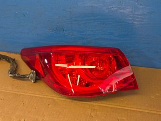 Q50 2015 2016 2017 taillight