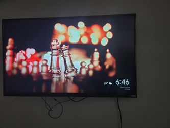 40" Vizio Smart TV - Works Perfectly / Wall Mount Ready (Moving Sale)