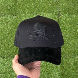 31 Hats “31 Total Black Crystals” Authentic