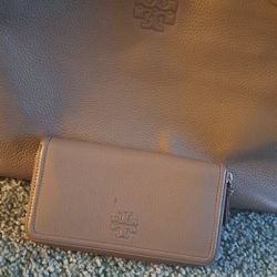 Tory Burch Wallet Almost Brand New