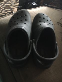 Men’s Crocs~Size: 9