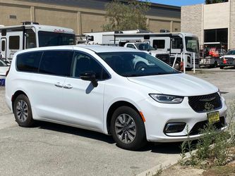 2024 Chrysler Pacifica Hybrid