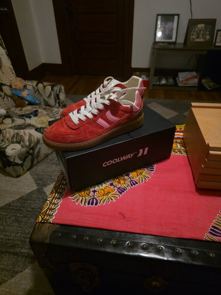 Coolway  Goal Woman's  Shoe Size 8