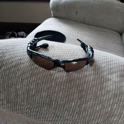 Blue Tooth Sunglasses! 