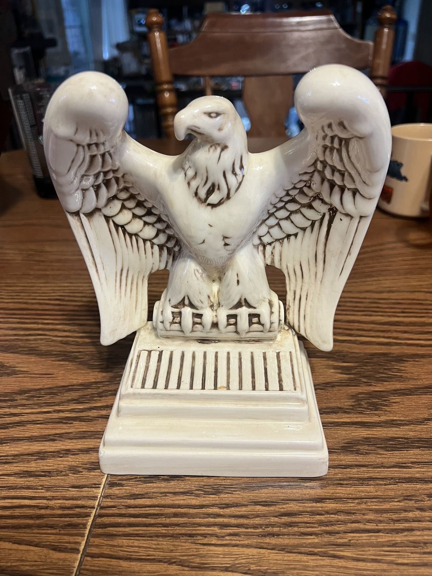 Vintage Ceramic Atlantic Mold American Bald Eagle Book End Figurine / Statue