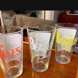 BEATLES DRINKING GLASSES 
