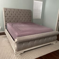Realyn california 2024 king sleigh bed