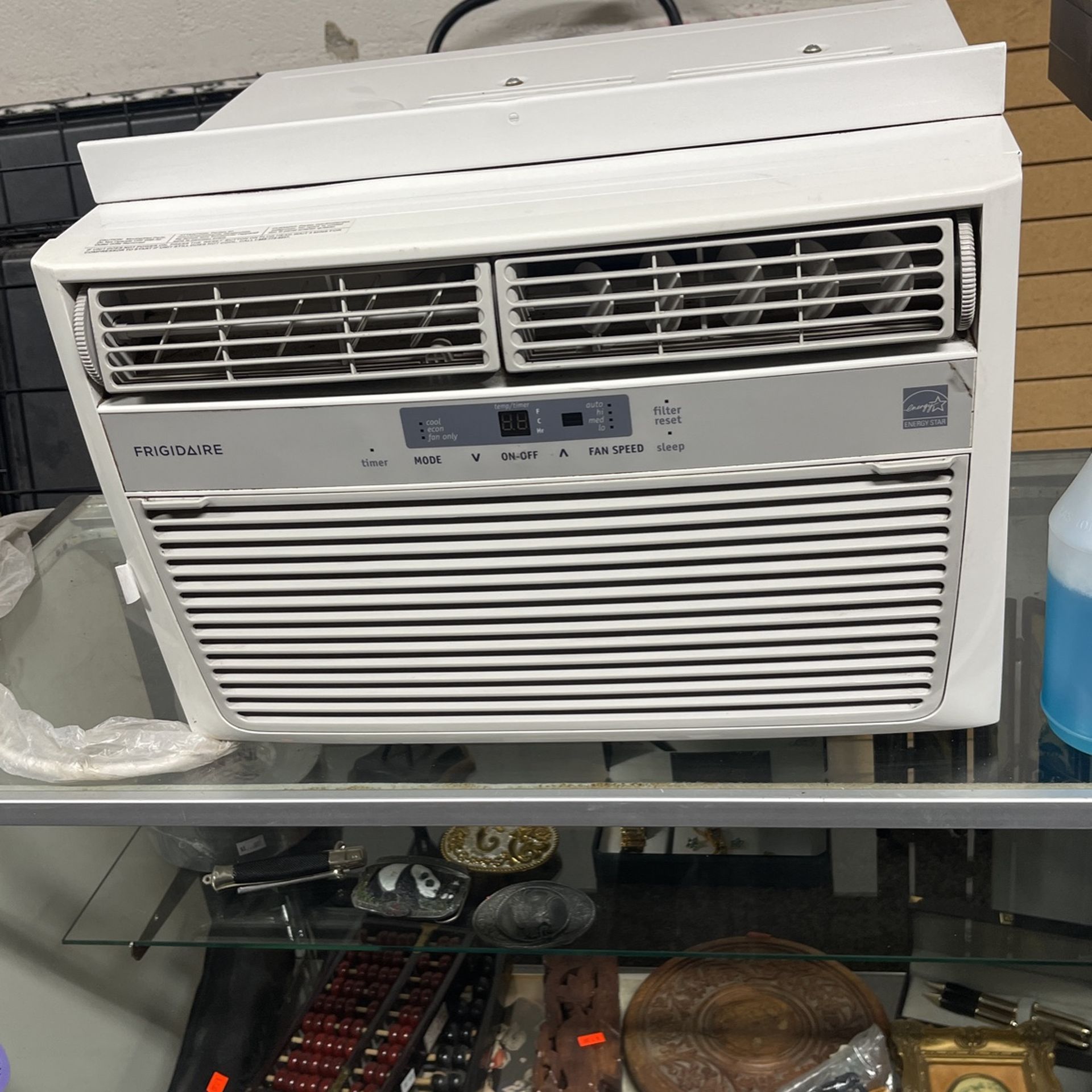 FRIGIDAIRE Window Air Conditioner 