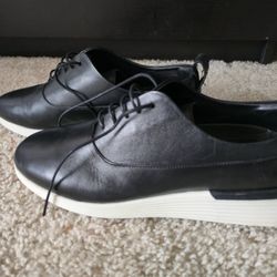 Wolf and Shepherd-Crossover Longwing Black Leather Shoes