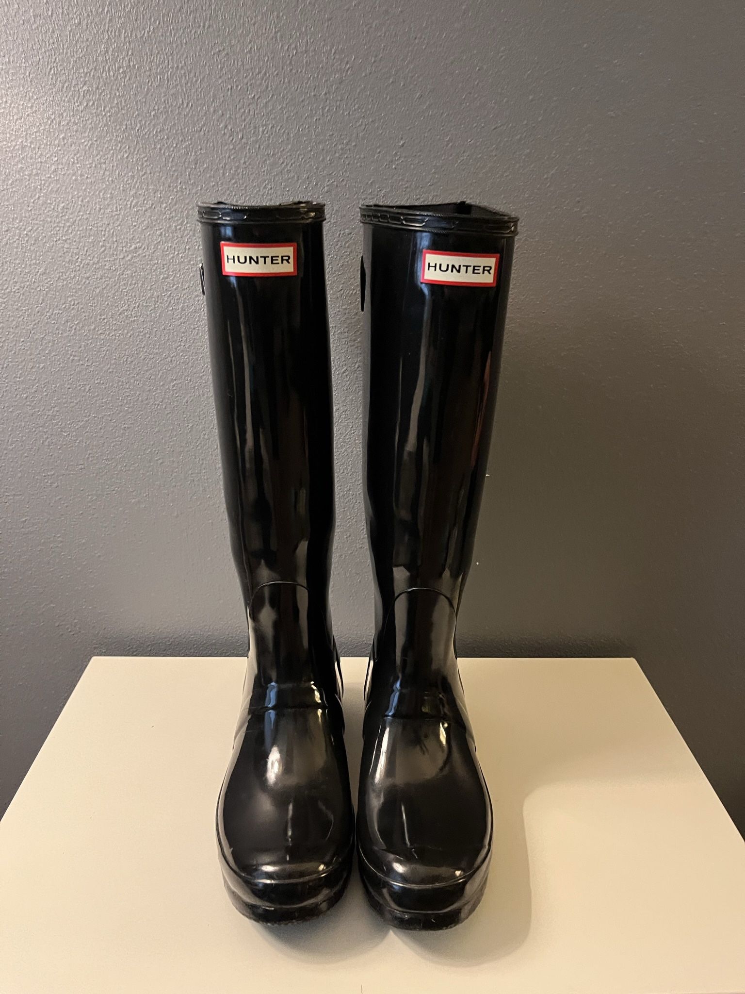 HUNTER Women's Tall Rain Boot, Adjustable Calf Strap, Black Gloss, Size 8
