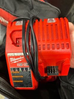 Milwaukee M12/M18 Battery Charger