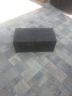 Military Trunk Locker With Tray And Padlock
