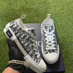 Dior B23s