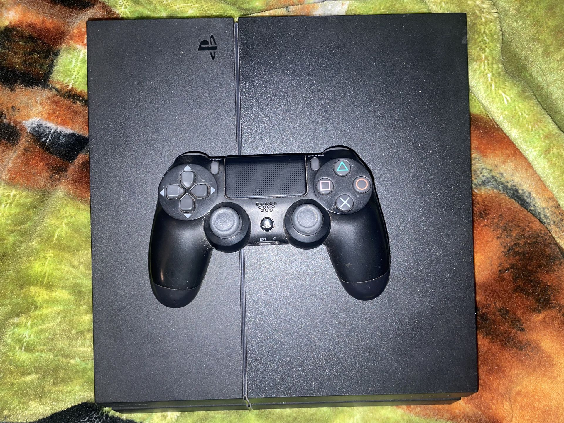 PS4 Jet Black 1000 GB