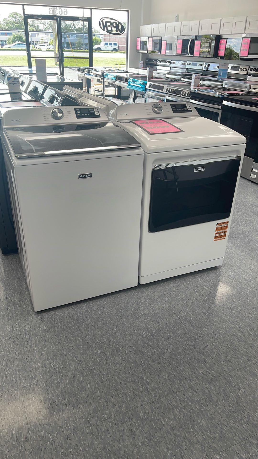 New Scratch And Dent Maytag Washer And Dryer Set. 1 Year Warranty