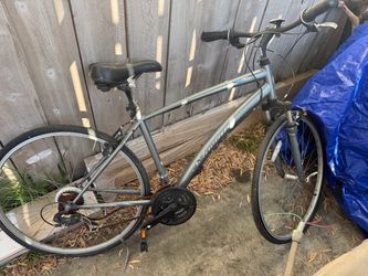 Schwinn Hybrid Bike Gray