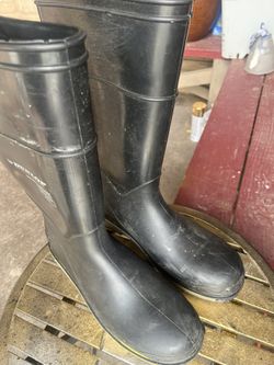 Dunlop steel toe with steel shank