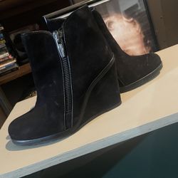 Sz8  Vincent Camuto Heeled Boot