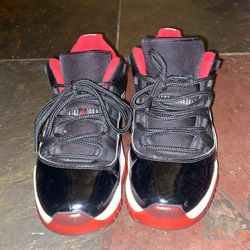 Size 9  Low Breds 