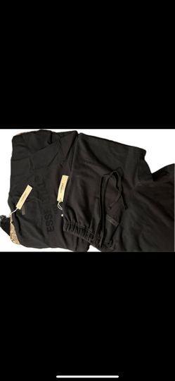 Essential Sweatsuits ! 