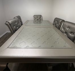 Dining table with chair extendable