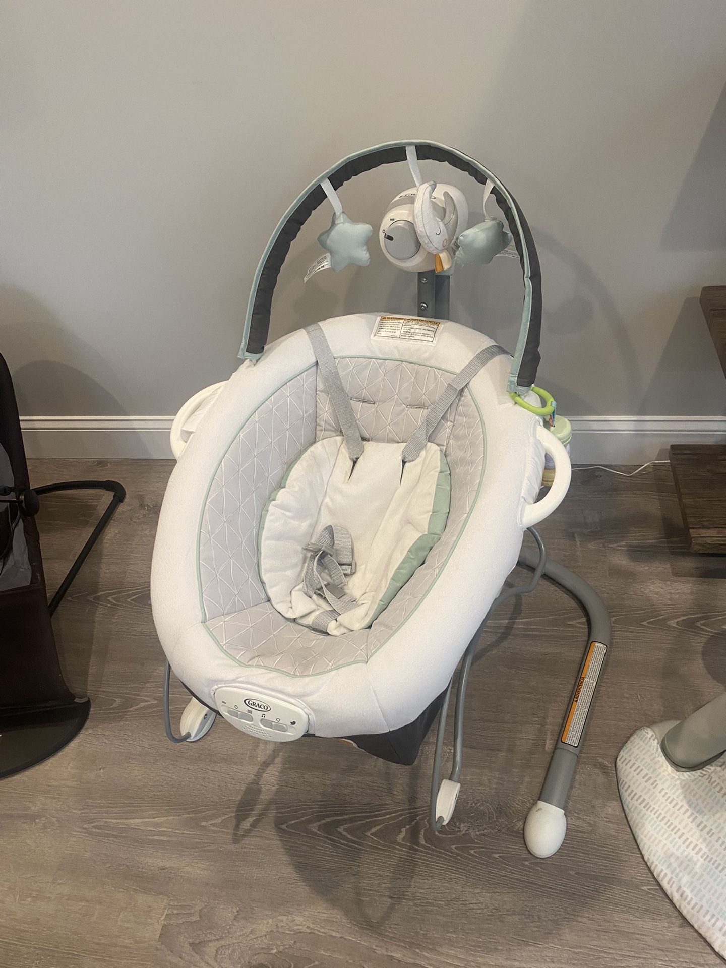 Graco convertible Baby Swing
