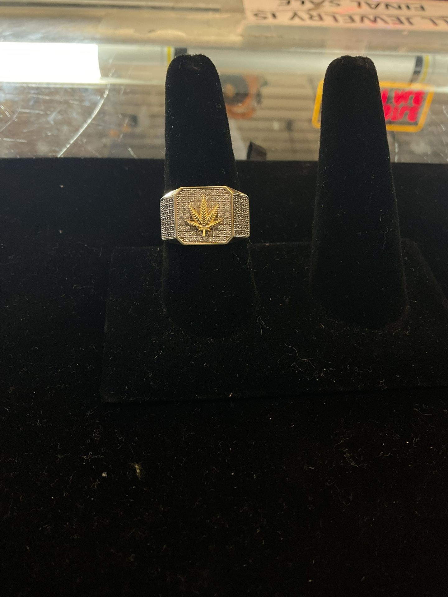 14KT Marijuana Leaf Ring 39068-1