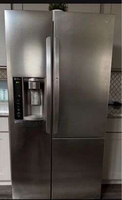 LG Stainless Steel Refrigerator – Ice & Water Dispenser – Excellent Working Condition