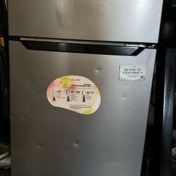 Hisense Mini Fridge 