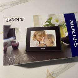 Sony 7” Digital Photo Frame 